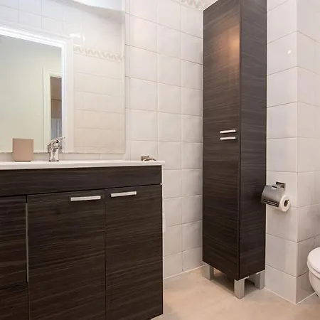 Apartament Comfortable And Spacious In