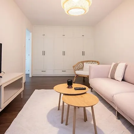 Comfortable And Spacious In Apartament