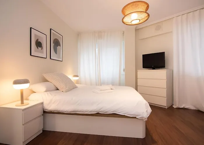 Comfortable And Spacious In Appartement *